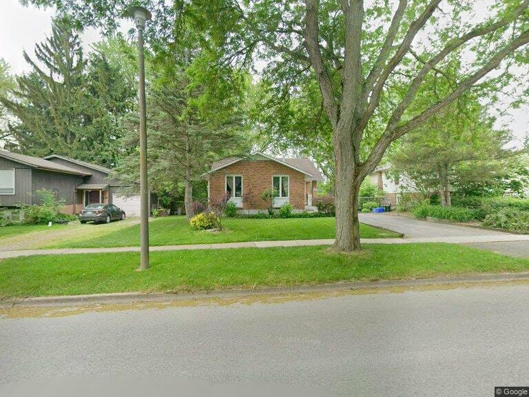 Spacious 2-Level Basement Apartment for Rent - Private Entrance 1