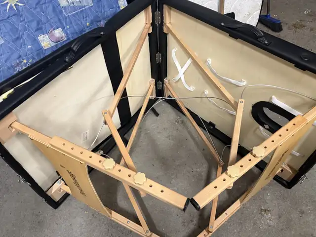 Portable Massage Table (Folding)64656288169857124