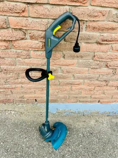 Yardworks 12” corded grass trimmer / edger. Lightweight, easy to use, and works great. Quickly switc...