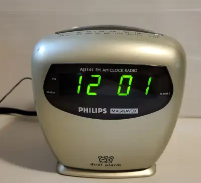 Vintage Phillips Magnavox Dual Alarm Clock Am/ Fm Radio, View more