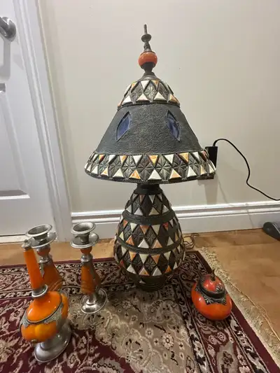 Ensemble décoratif artisanal – Lampe, bougeoirs & pot décoratif, View more