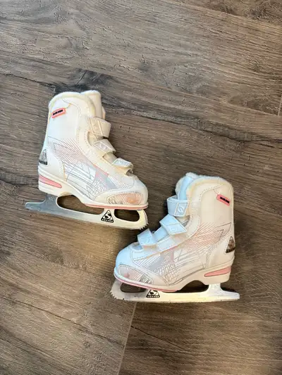 kids skates size 9J