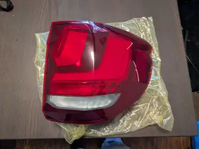 BMW X5 F15 2016 right rear outer LED tail light for sale in perfect condition!! I have another listi...