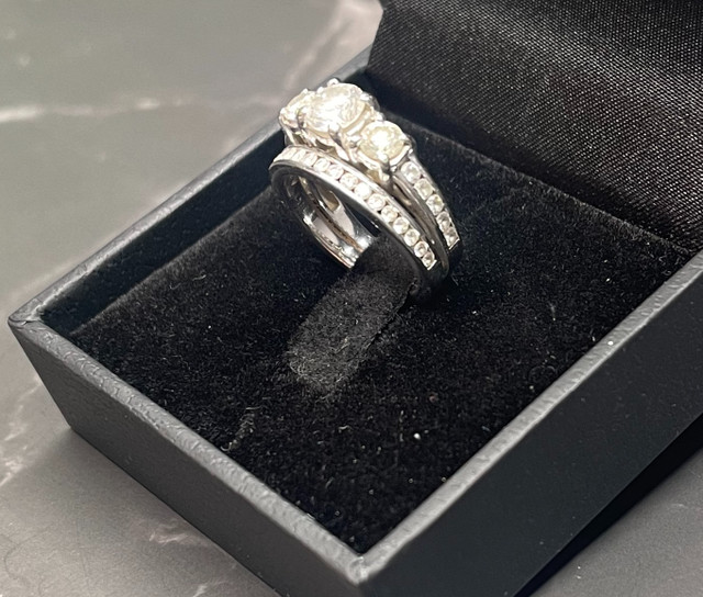 Ladies 2.5 CT Round Cut Diamond Ring, Set in 14K White Gold in Jewellery & Watches in Grande Prairie - Image 2