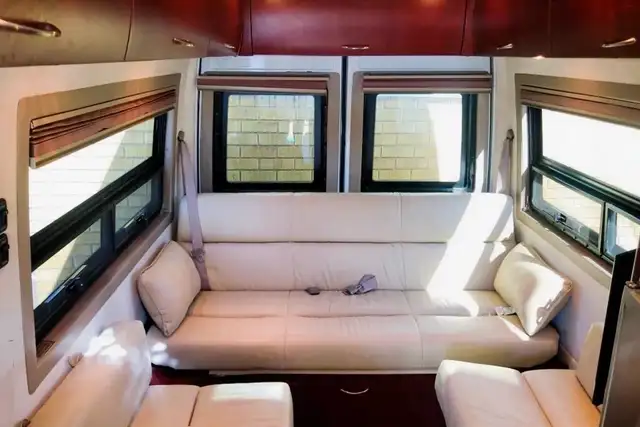 New Lower Price! 2007 diesel Pleasure-Way Plateau in RVs & Motorhomes in Ottawa - Image 6