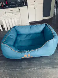 25" x 22" pet bed in great condition & clean
