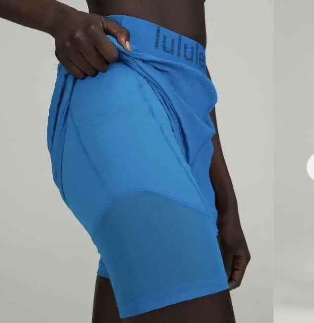 Lululemon Blue Athletic Shorts Lightweight Performance Fit in Women's - Bottoms in Markham / York Region - Image 3