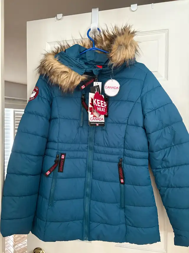 Women’s jacket new with tags in Women's - Tops & Outerwear in St. Catharines - Image 2