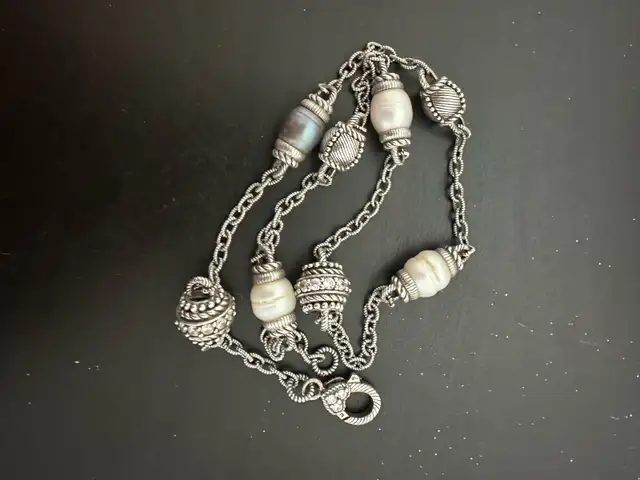 Judith Ripka silver and pearl necklace in Jewellery & Watches in City of Montréal - Image 2
