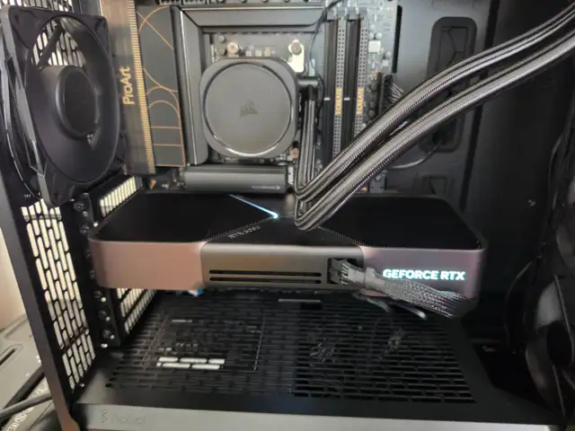 GeForce RTX 5090 Founders Edition Design in System Components in Markham / York Region - Image 2