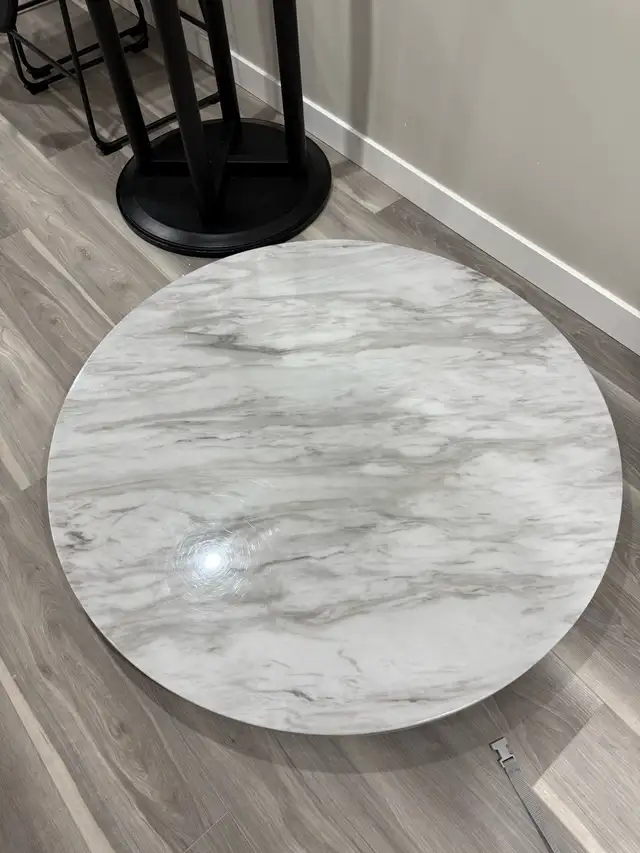 Marble Table and Chairs in Dining Tables & Sets in St. Albert - Image 3