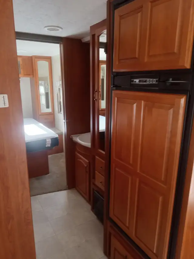 2007 KOMFORT 253 Travel Trailer in Travel Trailers & Campers in Quesnel - Image 4