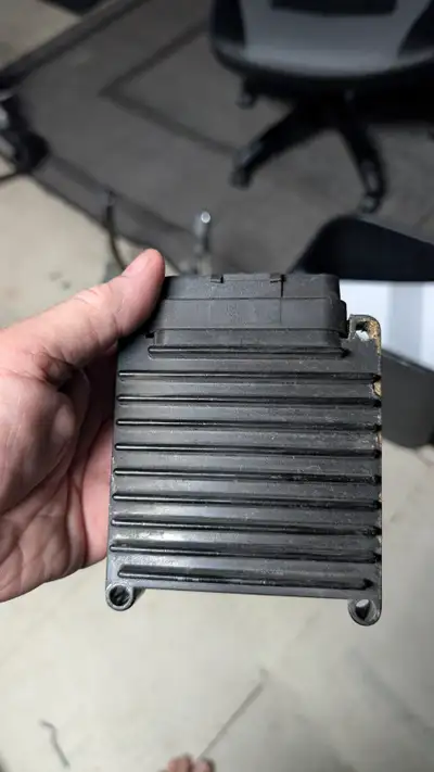 ECU came off a running 2002 Vrod. Bike was dismantled for parts. Part has no issues. Works as it sho...