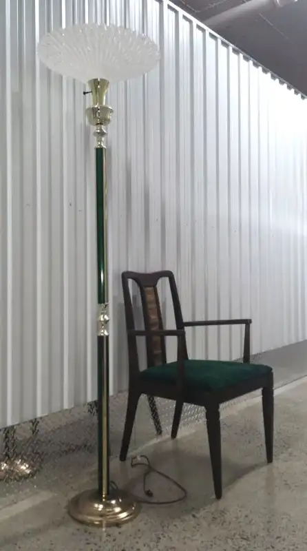 Vintage Wood / Rattan Chair With Emerald Green velvet Seat -$125 in Chairs & Recliners in City of Montréal - Image 9