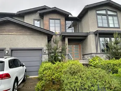 Utilities Included Looking for a quiet, respectful professional or student to share a spacious 1,800...