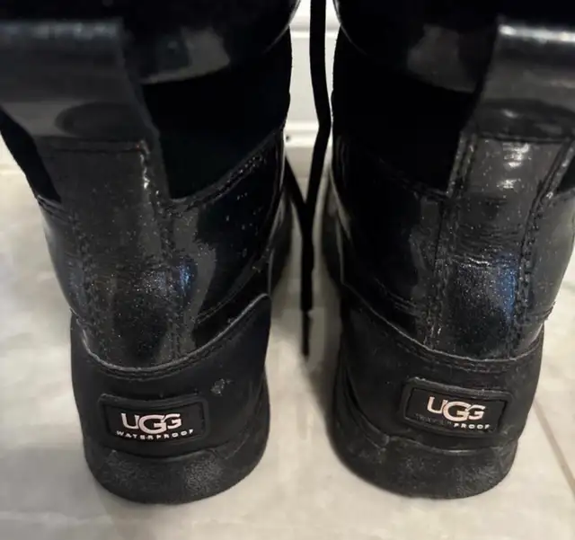 Ugg Boots in Women's - Shoes in Markham / York Region - Image 3