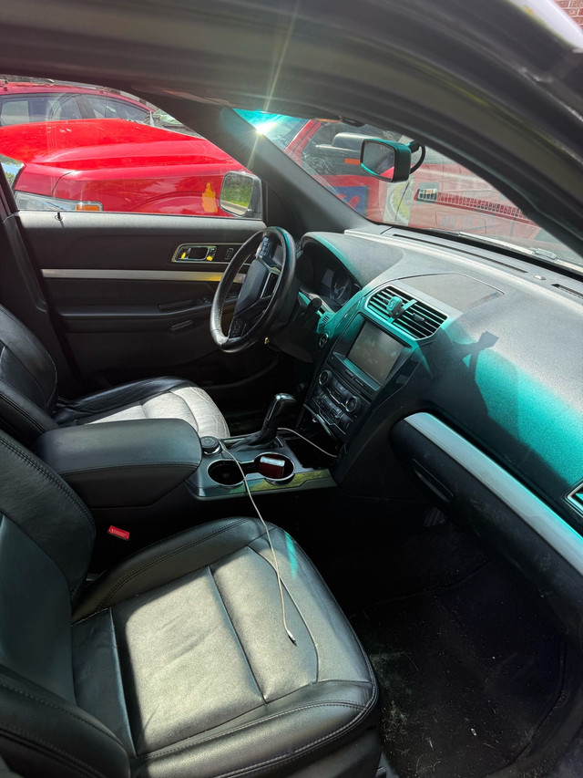 Ford explorer  in Cars & Trucks in Ottawa - Image 2