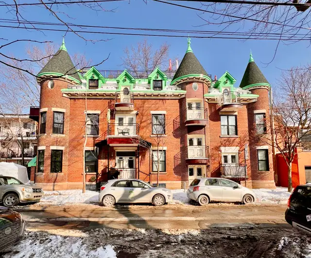 Plateau, Château Harvey, 3 1/2, pole frigo, 1,200$  1ier juillet