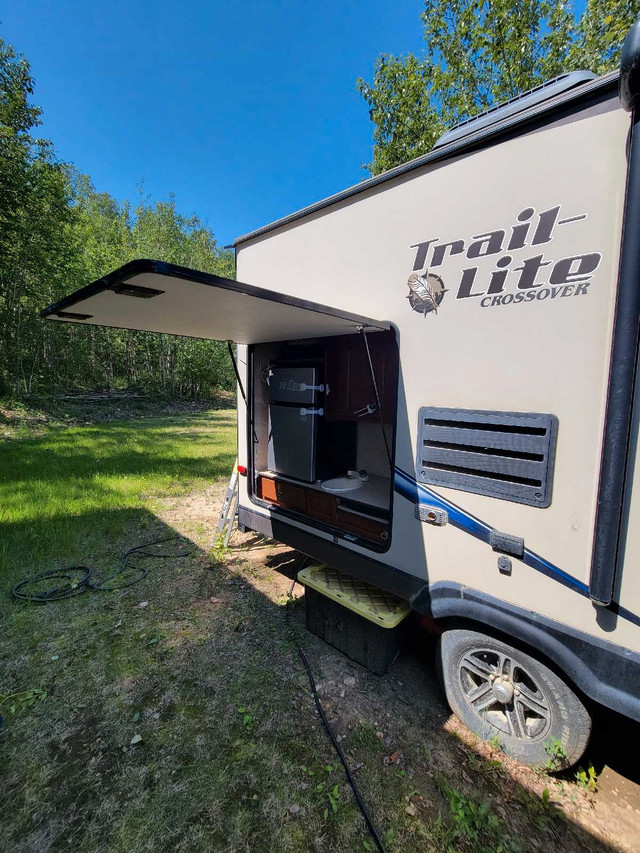 2014 R -vision trail lite 210RB in Travel Trailers & Campers in St. Albert - Image 2