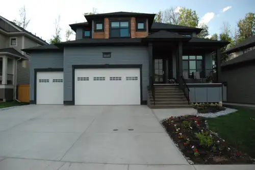 1 bedroom legal basement suite for rent in desirable Barnes Ridge. Daylight basement suite, roomy an...