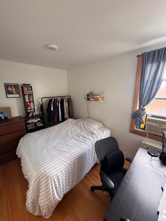 Sept. 1 Lease Transfer – Bright 2½ in Villeray – $972/month — photo 3