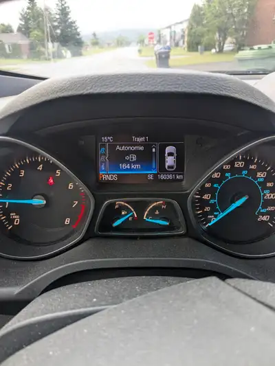 Je vend mon auto en urgence car mon visa arrive à son terme. Les freins arrières sont dû pour être c...