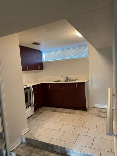 2 BEDROOM, AVAILABLE NOW! BARRIE ONTARIO