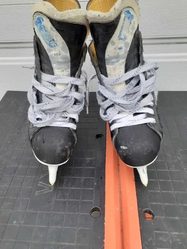 Bauer Men's Skates in Skates & Blades in Mississauga / Peel Region - Image 3