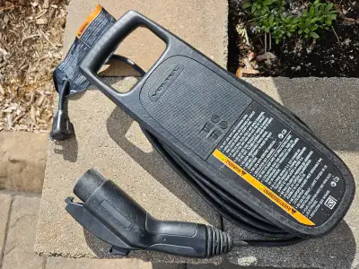 OEM Chargeur EV Chevrolet Volt, Spark, Bolt pour véhicule électrique Niveau 1, se branche sur le 120...