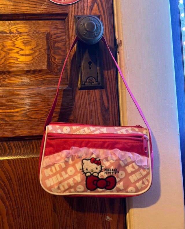 hello kitty pink handbag in Women's - Bags & Wallets in Cambridge