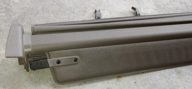 2000 Toyota 4runner Limited beige trunk cover, rear cargo cover in Other Parts & Accessories in Hamilton - Image 2