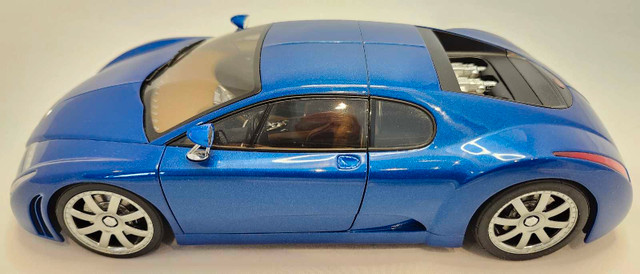 Bugatti EB 18.3 Chiron Blue 1:18 Diecast Autoart Signature Rare in Arts & Collectibles in Kawartha Lakes - Image 4