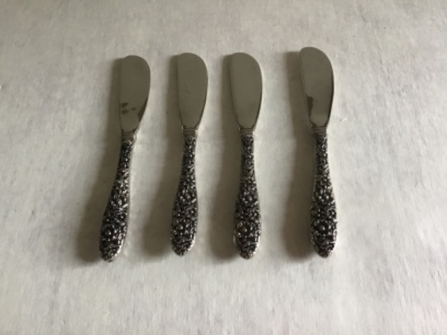 Set de 4 couteaux manches travaillées à tartiner dans Vaisselle et articles de cuisine  à Ville de Montréal