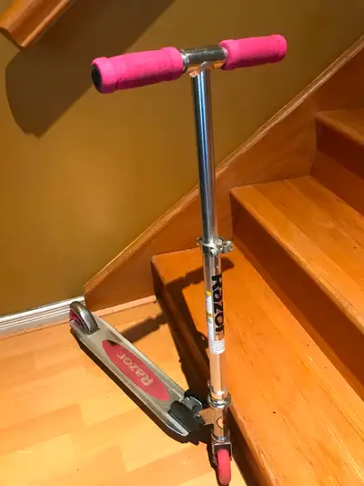 Razor folding Scooter/Trottinette pliable en aluminium, View more