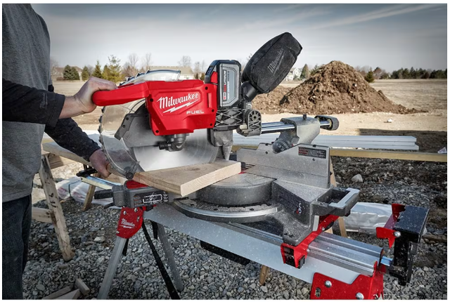 Milwaukee, 2739-21HD M18 FUEL 12 in. Dual Bevel Sliding Compound in Power Tools in Markham / York Region - Image 5