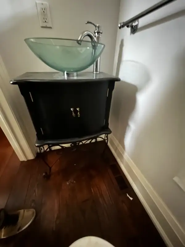 Antique Style Rustic Bathroom Vanity with Faucet & Glass Sink in Bathwares in Oakville / Halton Region - Image 3