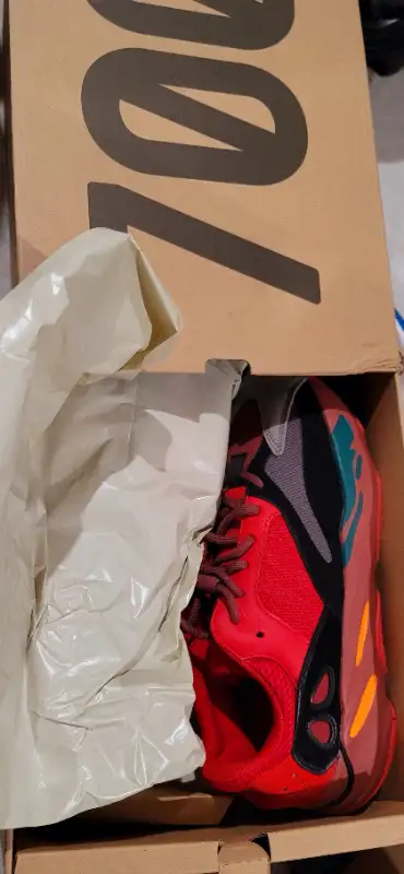 Adidas Yeezy Boost 700 Hi-Res Red sz12 brand new in Men's Shoes in Markham / York Region - Image 4