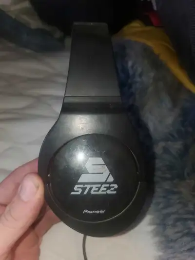 Pioneer STEEZ Headphones, View more