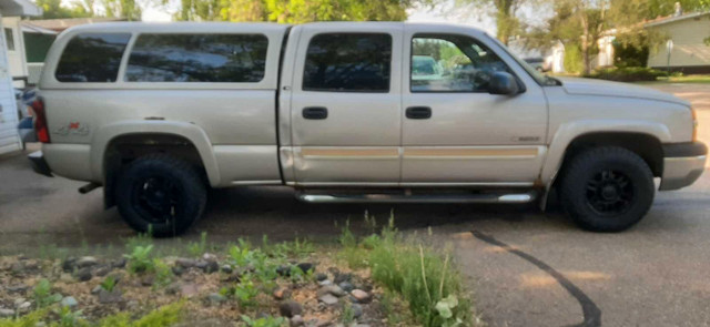 2004 Silverado 2500 Grey in Cars & Trucks in Edmonton - Image 3
