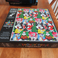 FS: A Looney Tunes Christmas Springbok Puzzle
