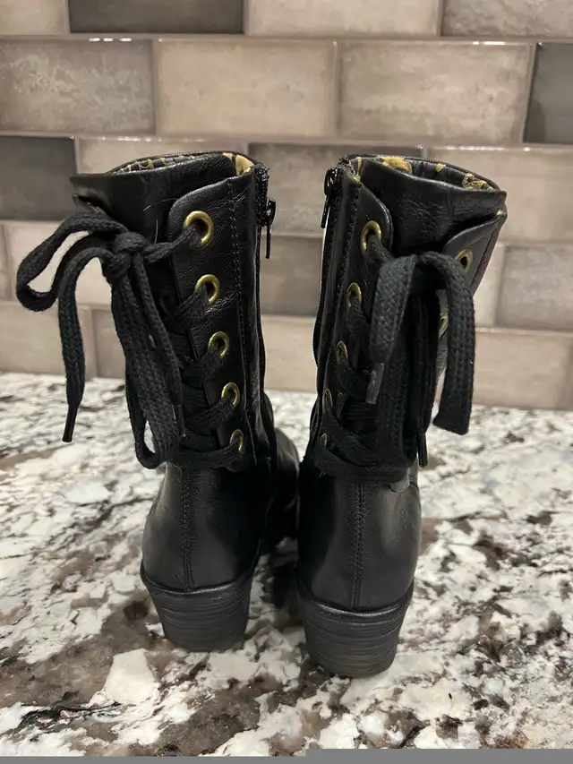 Women’s 8.5 Fly London leather boots in Women's - Shoes in Medicine Hat - Image 5