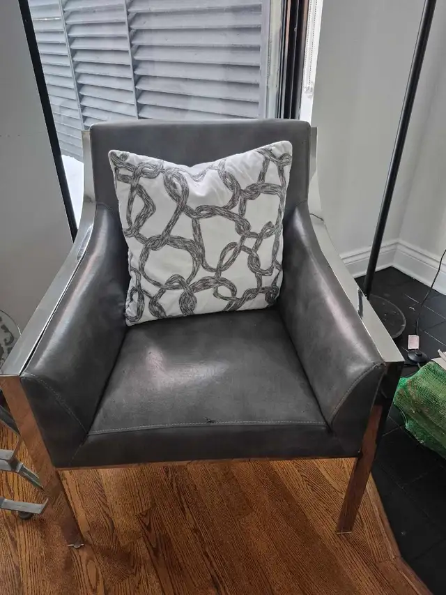 2 Artemano Accent Leather Chairs - Grey with Silver  in Chairs & Recliners in Ottawa - Image 2