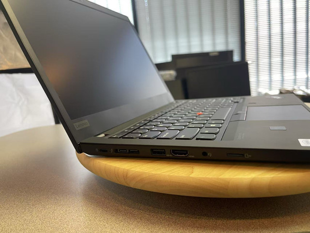 Lenovo ThinkPad T14 Gen 1 Laptop in Laptops in Markham / York Region - Image 2