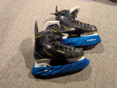 Hockey skates - size 3 & ~5, View more