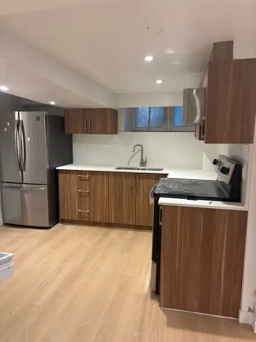 Welcome to the beautiful Yates Street District and private neighborhood of St. Catherines! Quick str...