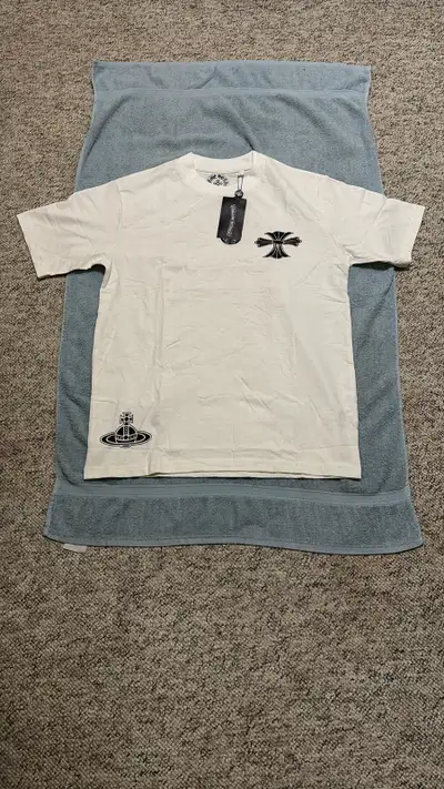 “Chrome Hearts Red Horseshoes Scroll” Tee, View more