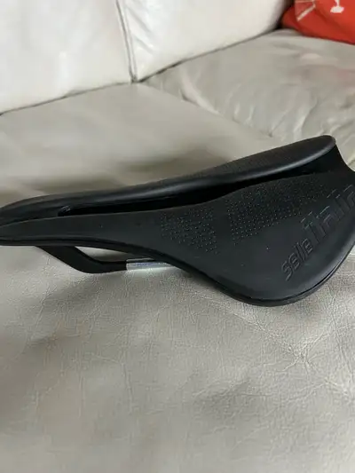 Selle Italia Novus Boost Saddle - brand new take off (145), View more