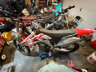 Looking to sell both of my Honda’s one is a 04 crf 250rand the other one is an 06 crf 250r. The 04 d...