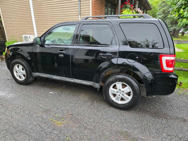 Ford escape xlt V6 AWD 2009 — photo 2