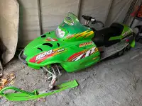 Arctic Cat zr900 Snowmobile 2003 with low miles
